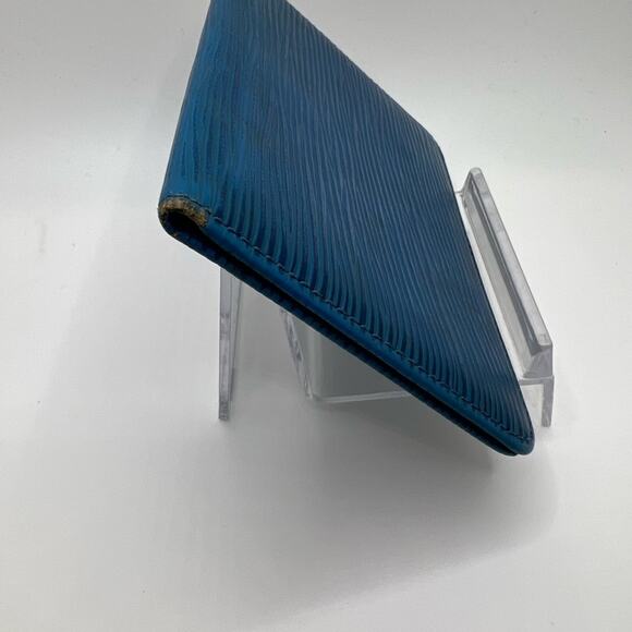 Louis Vuitton Blue Epi Card Holder - Picture 3 of 5